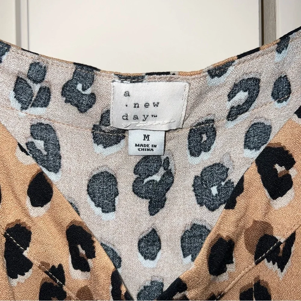 A New Day Cheetah/Leopard Print Tank Top Camisole Size Medium - Picture 3 of 7